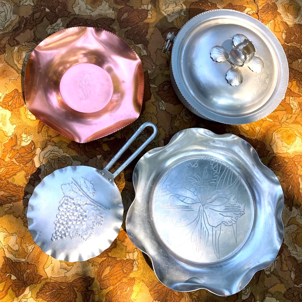 4 pc Vtg Hammered Decor